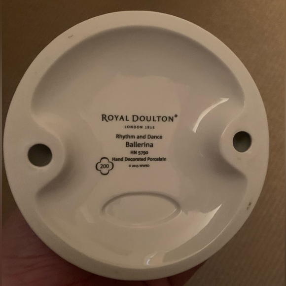 Royal Doulton London - Ballerina “Rhythm and Dance” Bone China Figurine - Picture 7 of 7